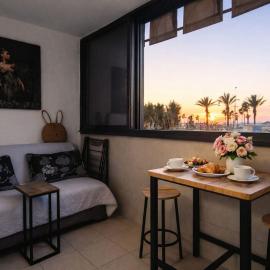 Beautiful studio apartment by the sea 60-10
