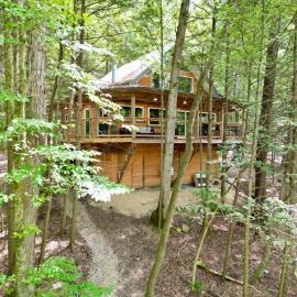 The Founder - Iconic Rockhouse Cabin, hotel Camptonban