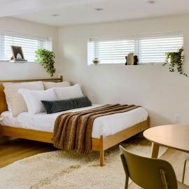 Tide House Manhattan Beach - Unit E - Seaside Studio w Parking, hotel em El Segundo