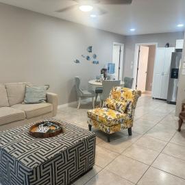 베니스에 위치한 호텔 Cozy Coastal Retreat 6 minutes to the Beach