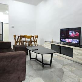 Banang Jaya Homestay with 3 bedroom 2 bathroom, hotel in Batu Pahat