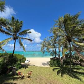 Beachfront Escape in Authentic Mauritian Paradise, hotel in Blue Bay