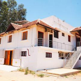 Sumiwhitehouse, hotell i Vallam