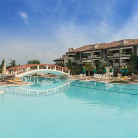 Calm House, hotel in Desenzano del Garda