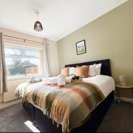 Spacious Hawarden Haven 3BR Free Parking Long Stay, hotel in Hawarden