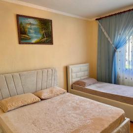 Double Triple Rooms With Lake View balcony
