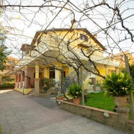Mary s House Cerveteri Wifi AC, hotelli kohteessa Cerveteri