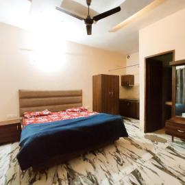 THE HEAVEN HOMESTAYS - A Budget Rooms By Dhesi Group, hotel en Phagwāra