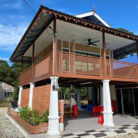Grand Kampung Ayer Hitam, hotel in Kampong Bukit Naning