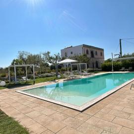Tenuta Pigliano Hotel，Bagnolo del Salento的飯店