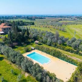 Relaxing Countryside Apartments Near Cecina Sea