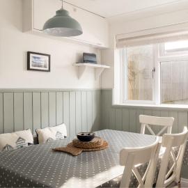 Home in Portscatho Sea Views Parking & Garden