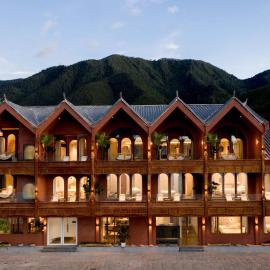 Ninglang में, होटल Lugu Lake And share resort hotel