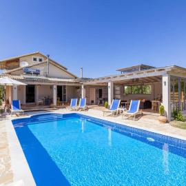 Villa Marilisa by Villa Plus