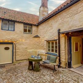 4 Bed in Minehead oc-90504, hotel in Dunster