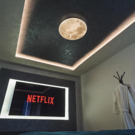 La Suite Interstellar - Cinéma Room & Balnéo