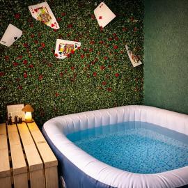 Suite privée avec jacuzzi & ambiance immersive, viešbutis mieste Bezjė