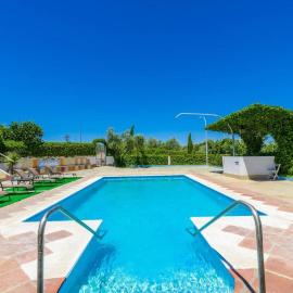 Cortijo El Vinculo Campillos by Ruralidays, hotel u gradu Kampiljos