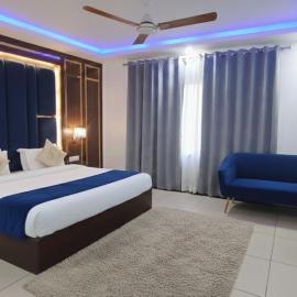 Hotel DSR Park Near igi Airport Delhi, khách sạn ở Majhera