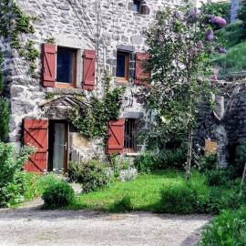 Maison ferme équestre du Ténéré, hotel em Saint-Jean-Lachalm