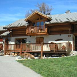 Charmant 2 Pièces + Coin Montagne - Parking Privé, WiFi, Proche Pistes - FR-1-762-31