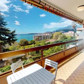 56C - Joli et spacieux studio avec grande terrasse vue mer et garage privé dans le sous-sol de la résidence, hotel u Mentonu