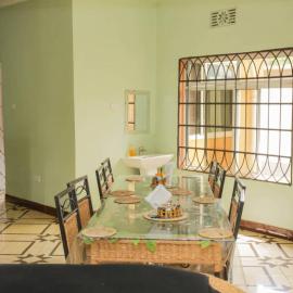 Newfavourlodge, hotel en Nkoanrua