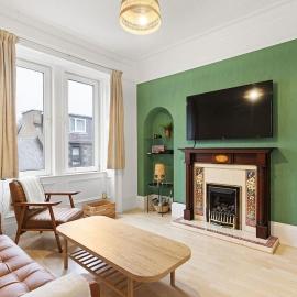 Maisonette Hideout with free street parking, hotel i Galashiels