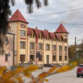 Відпочинковий - комплекс '"Замок Лева"", hotel in Peremyshlyany