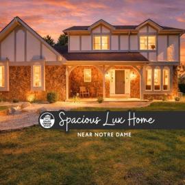 Spacious 6-Bed Luxury Home Near Notre Dame, khách sạn ở Granger