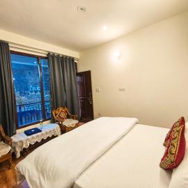 The Nirvana Homestay, hotel u gradu 'Barot '