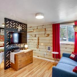 Great Couples & Solo Travelers: Near Hwy 195 & 90, Hotel in Spokane