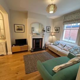 Aldeburgh Beach Cottage - sleeps 4, pet friendly