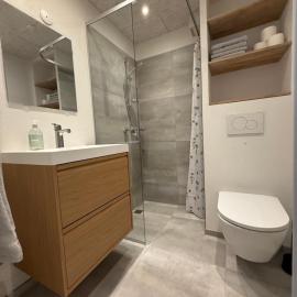 Completely renovated apartment, 6 sleeps, hotel em Herning