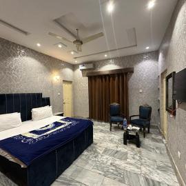 Hotel Sereena residence, hotel in Multan