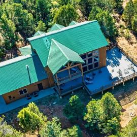 Remodeled Cabin 7 Miles from Zions National Park, hotel in Orderville
