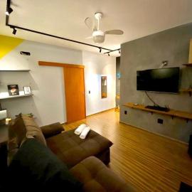 DUQUE4 Apartamento novo, completo e bem localizado.