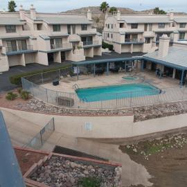 Beautiful Riverview Condo with Boatlaunch: Bullhead City şehrinde bir otel