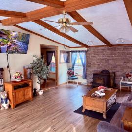 15 miles to Windham Mountain ! King Bed, Game Room, OutDoor Patio, hotel en Cairo