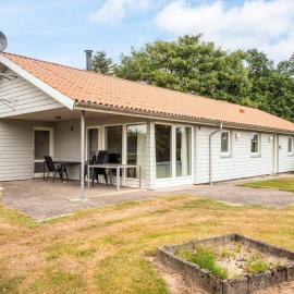 8 person holiday home in Odder，歐德爾的飯店