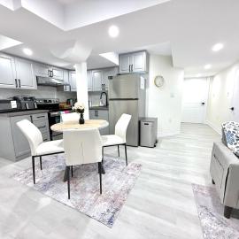 Modern 2BR Suite Private Entrance Parking New