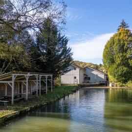 Gîte accueillant en bord de rivière - 4 pers. - FR-1-584-400, hotell sihtkohas Boismont