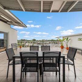 Zen Marina Rooftop with Huge Balcony - BBQ - Sunsets, hotel in Larrakeyah
