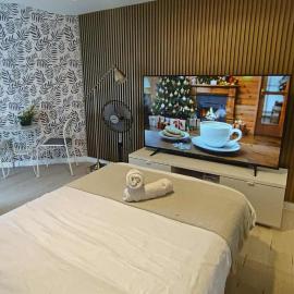 Cozy Condo with Arayat view in Azure North, hotel in San Fernando