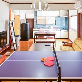 白梅別邸 二日市 Shiraume Bettei Futsukaichi, hotel Csikusinóban
