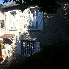 GÎTE DU VALAMBOURG، فندق في أوفيرس سور واز