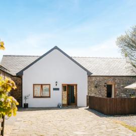Dairymaids Cottage, hotelli kohteessa Rhossili