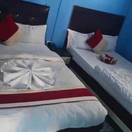 Hotel Aahar chitawan، فندق في بهاراتبور
