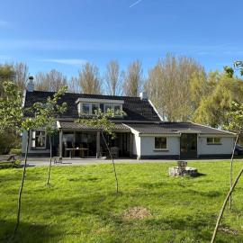 Groepsaccommodatie voor 18 personen in het hart van Zeeland, Hotel in Nisse