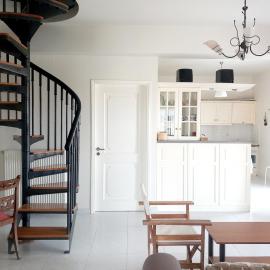 Family Booklovers space, hotel in Aigio